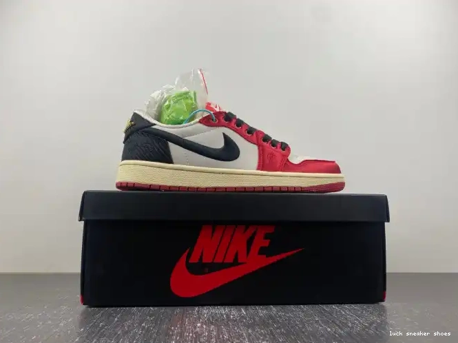 Reps LUCY FN0432-017 Trophy OG Home Air Room Jordan 1 x Low 0418